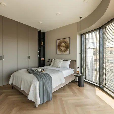 Urban Global Skyline 22nd Floor No 15 - Air Condition - Free Garage - Luxury Appartement