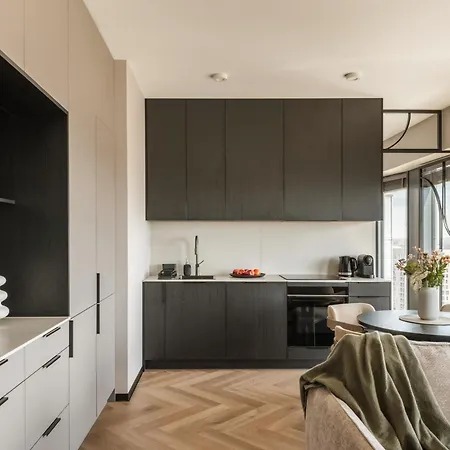 Urban Global Skyline 22nd Floor No 15 - Air Condition - Free Garage - Luxury Appartement Katowice