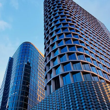 Urban Global Skyline 22nd Floor No 15 - Air Condition - Free Garage - Luxury Appartement Katowice